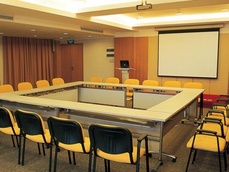 Mandarin Hotel Гуанджоу Екстериор снимка