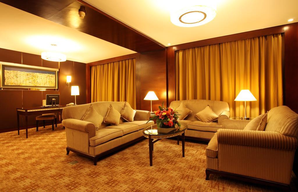 Mandarin Hotel Гуанджоу Екстериор снимка