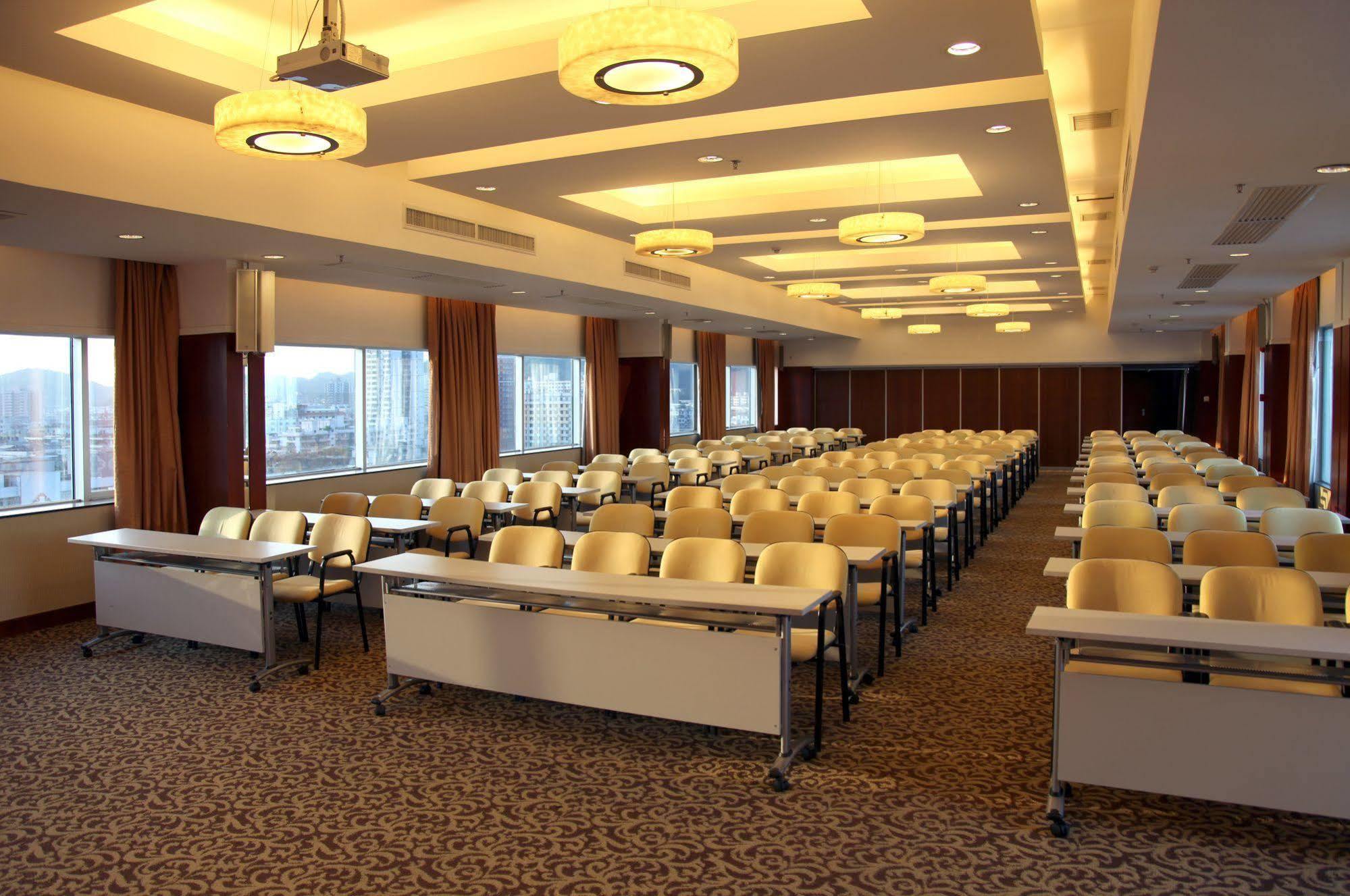 Mandarin Hotel Гуанджоу Екстериор снимка