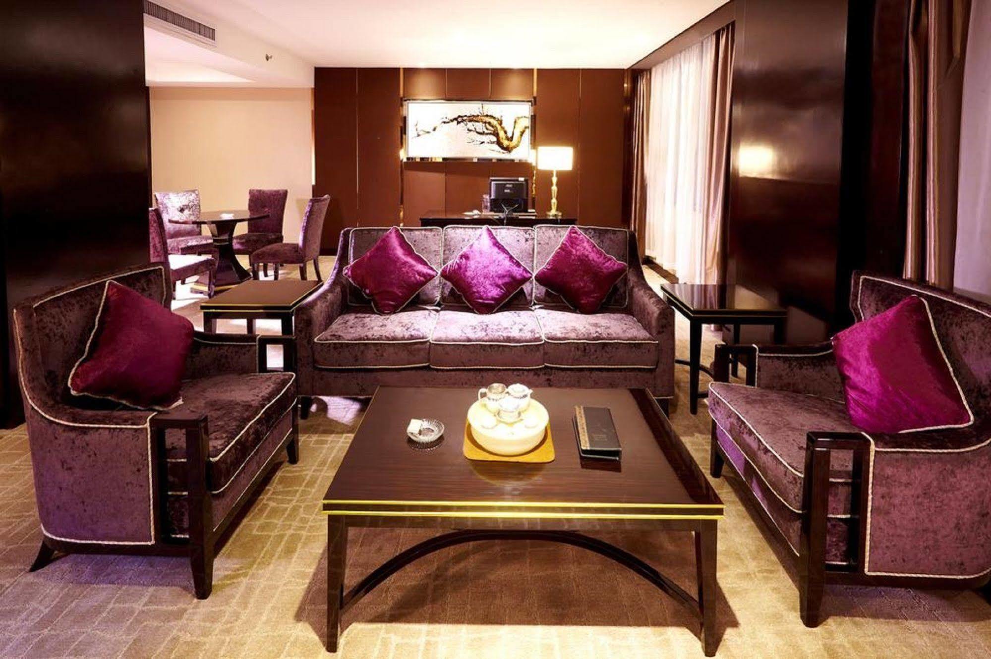 Mandarin Hotel Гуанджоу Екстериор снимка