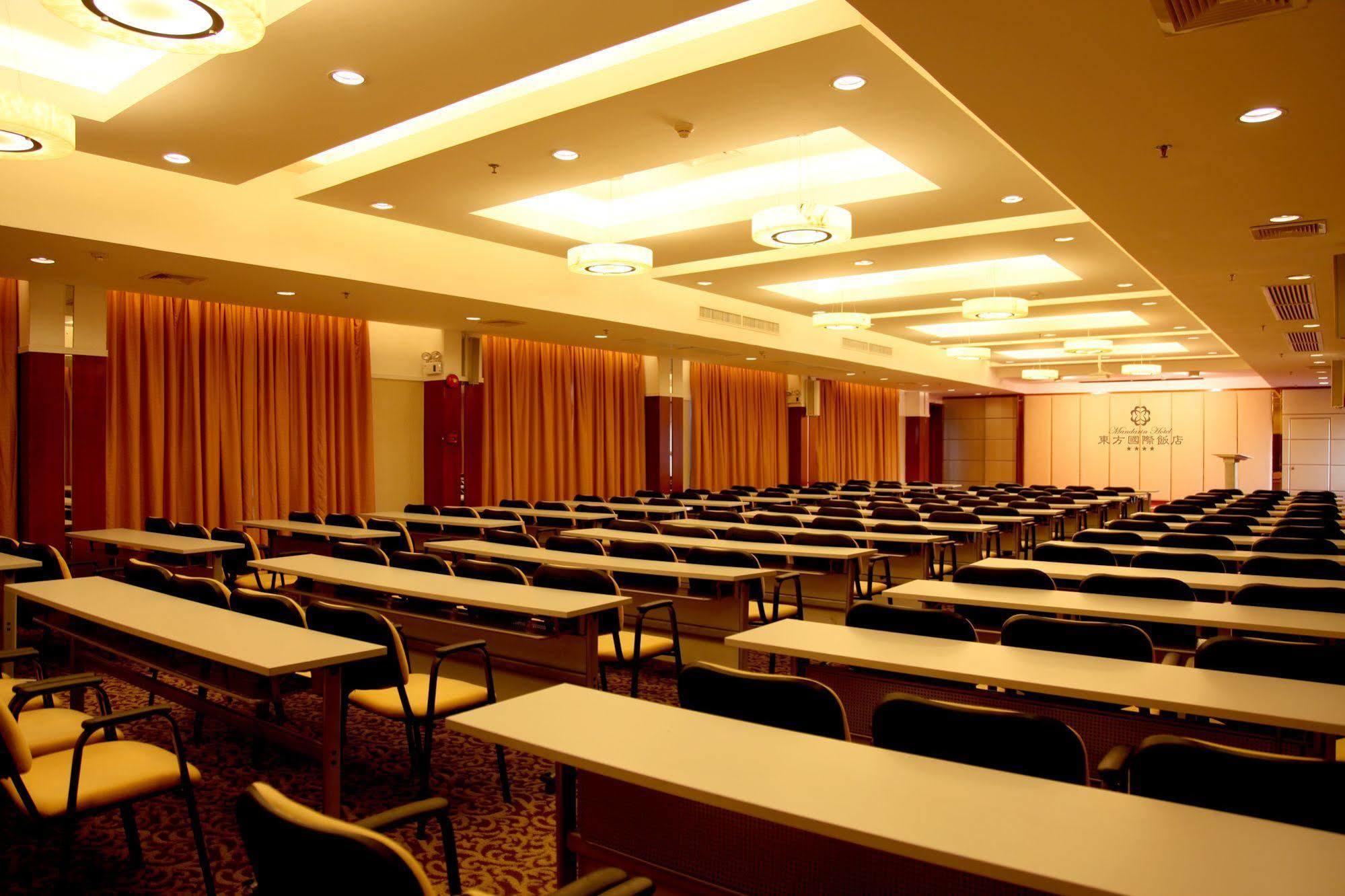Mandarin Hotel Гуанджоу Екстериор снимка
